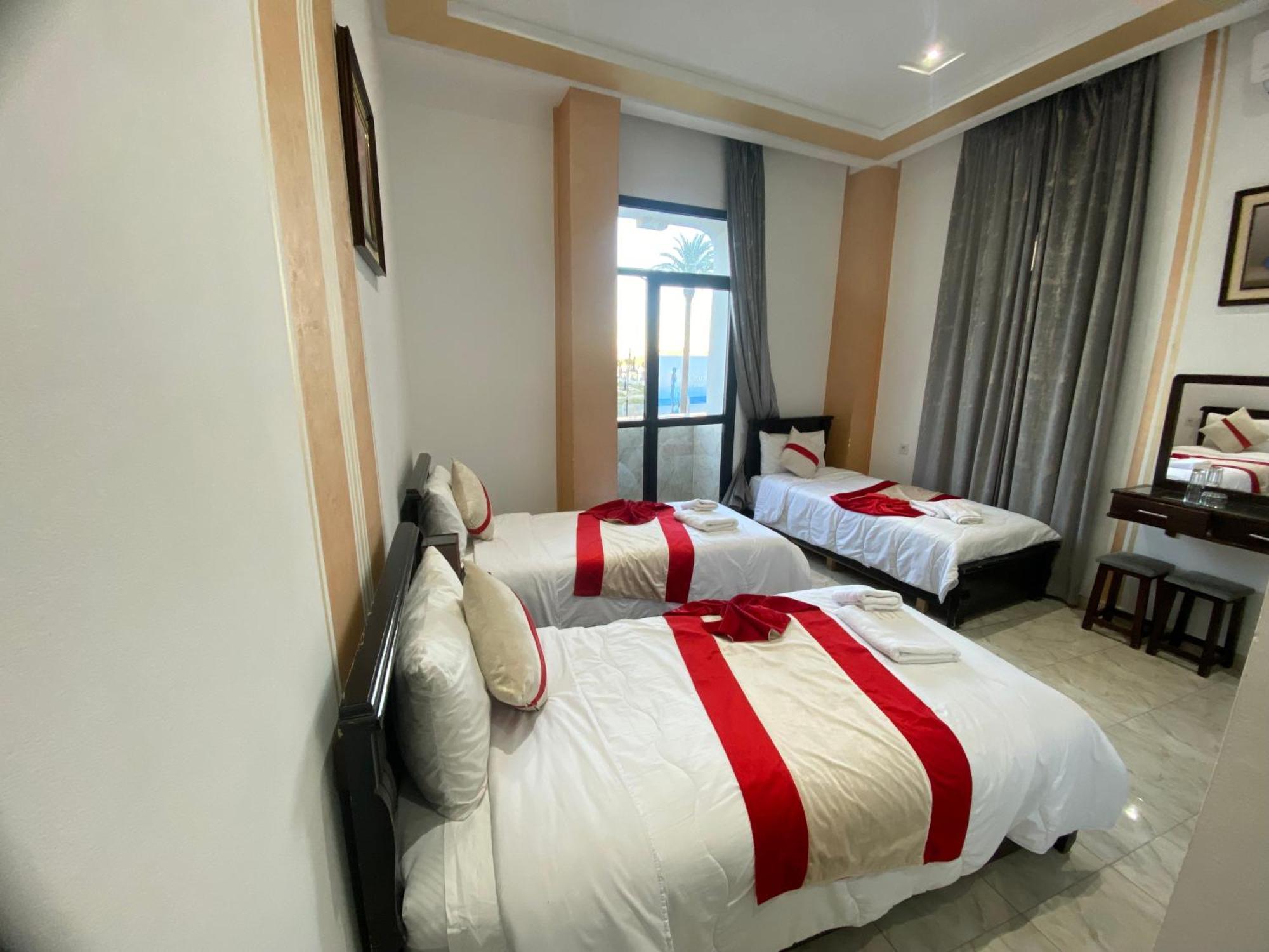 Hotel Biarritz Tangeri Esterno foto